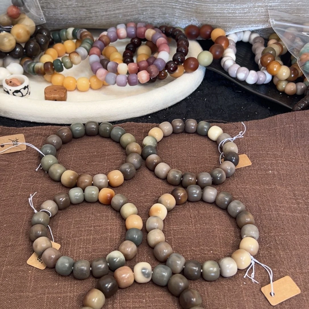 菩提根/象牙果吊坠台上青14微瑕