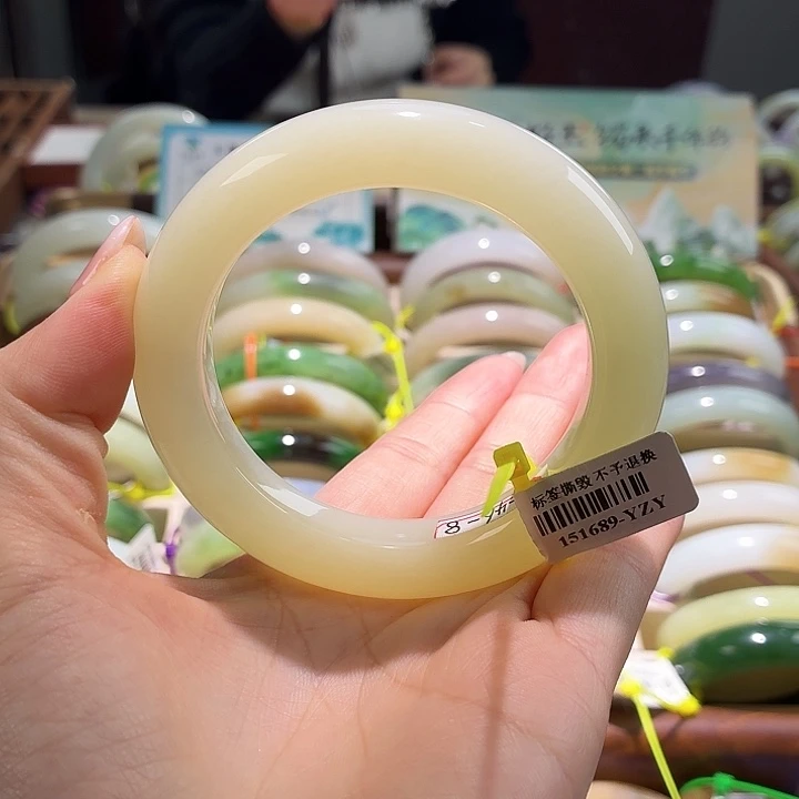 和田玉未镶嵌手镯63 55.56