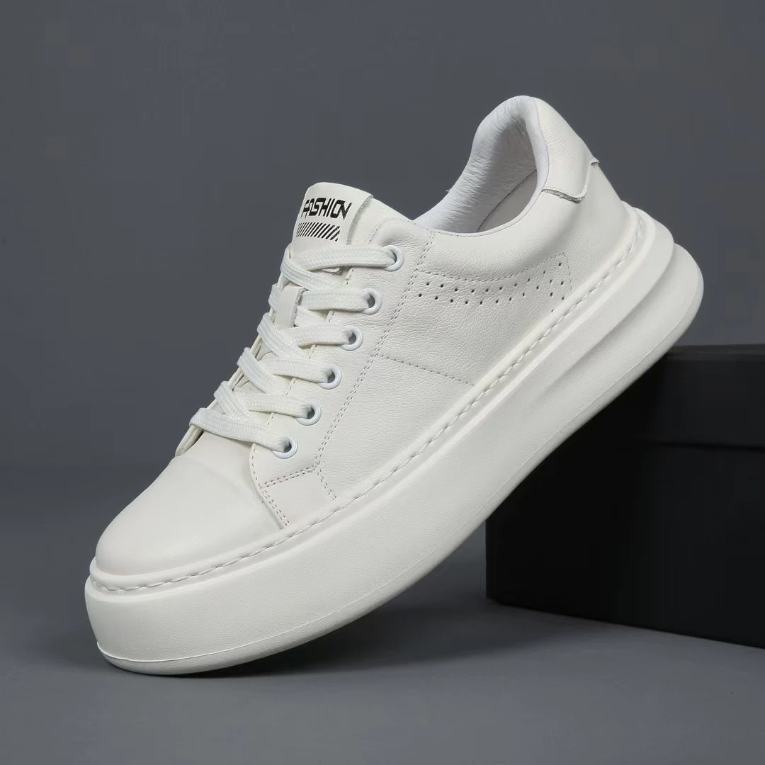 2025秋季新款小白鞋厚底轻便运动鞋透气休闲潮鞋小众高级感板鞋男