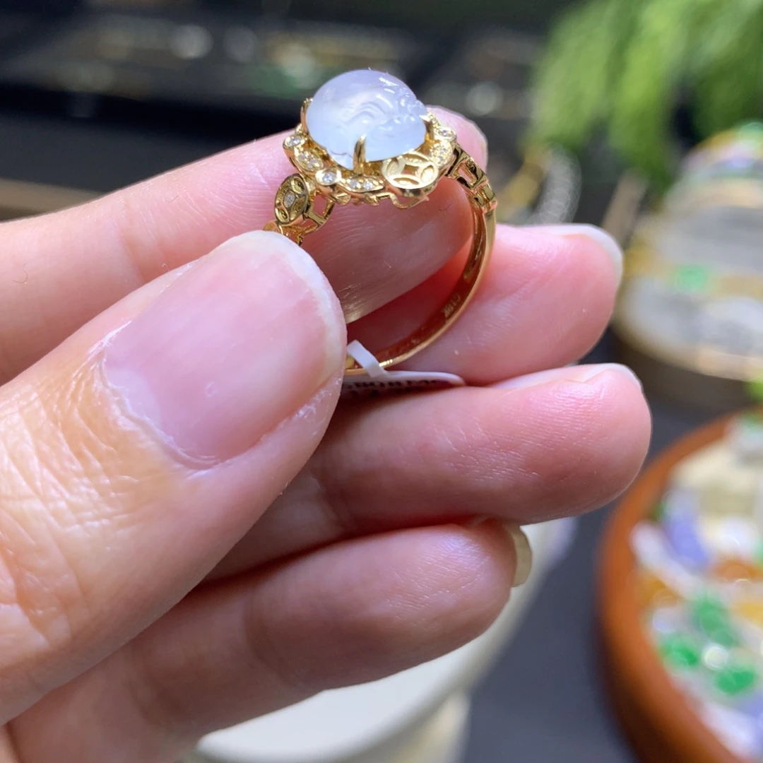 颈饰18K金镶嵌翡翠