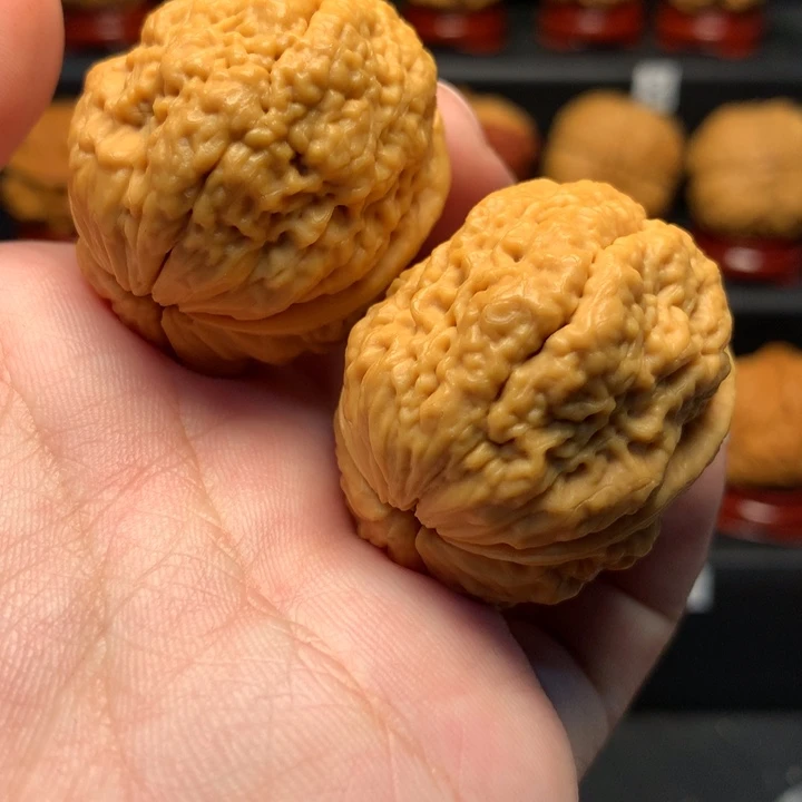 文玩核桃把件38鱼籽金蟾