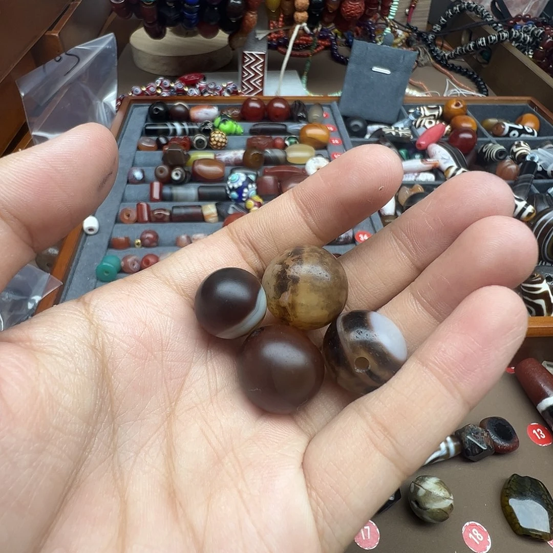 当***姆玛瑙/玉髓未镶嵌珠宝半成品