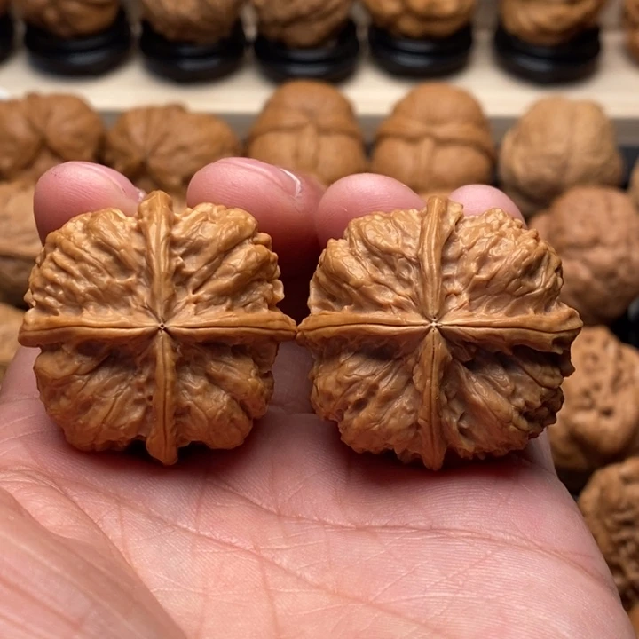 唐***宋文玩核桃把件………………………………