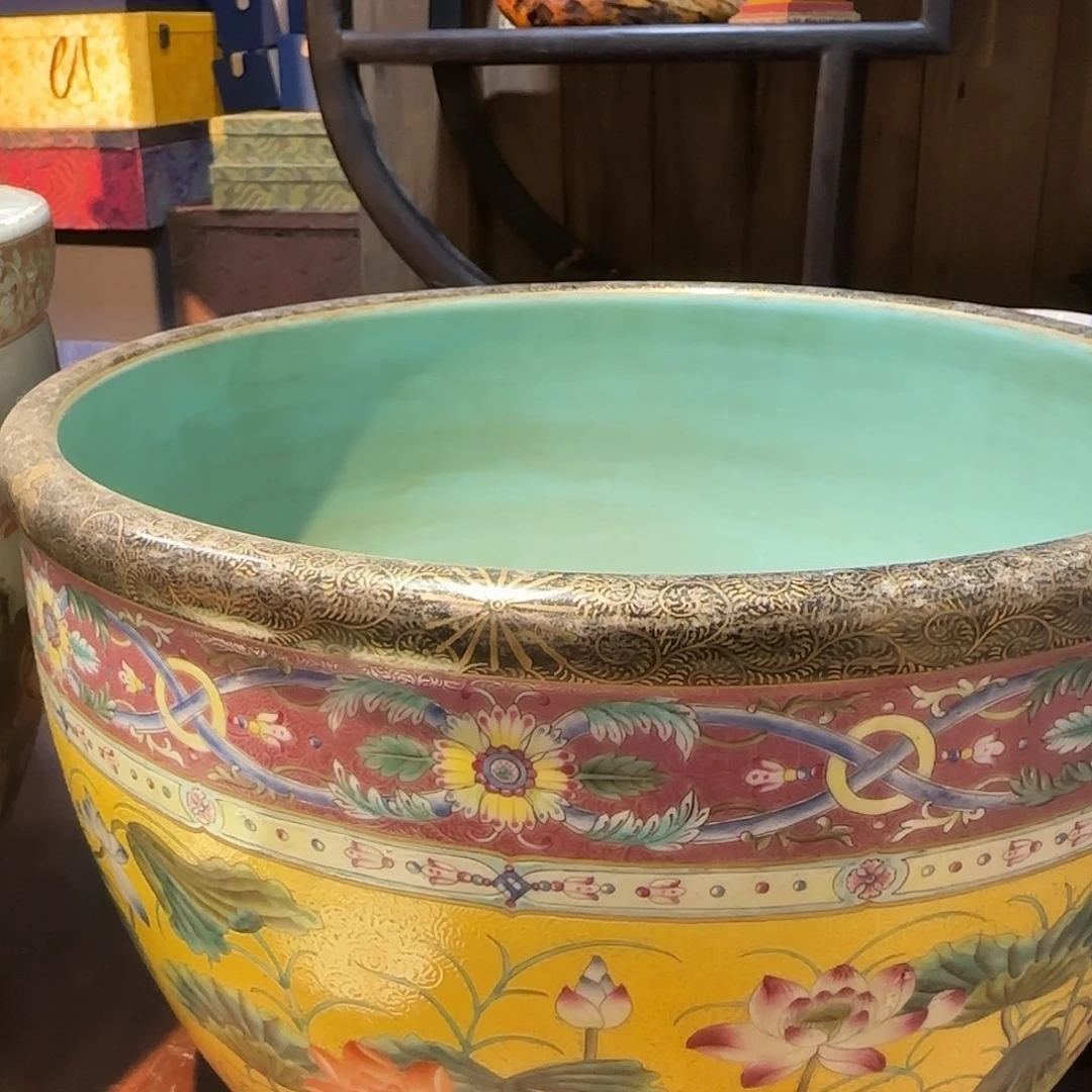 小***儿泥塑瓷器等文物的保护工作也