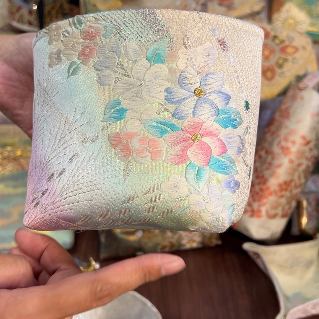 爱***叮织绣中号收纳笔筒