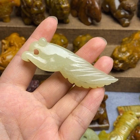 蛇纹石玉未镶嵌颈饰22