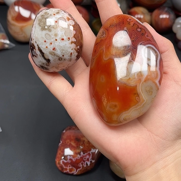 玛瑙/玉髓未镶嵌珠宝半成品淡**志