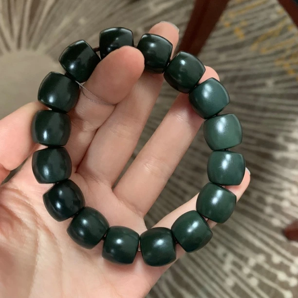 天然和田玉老型珠手串