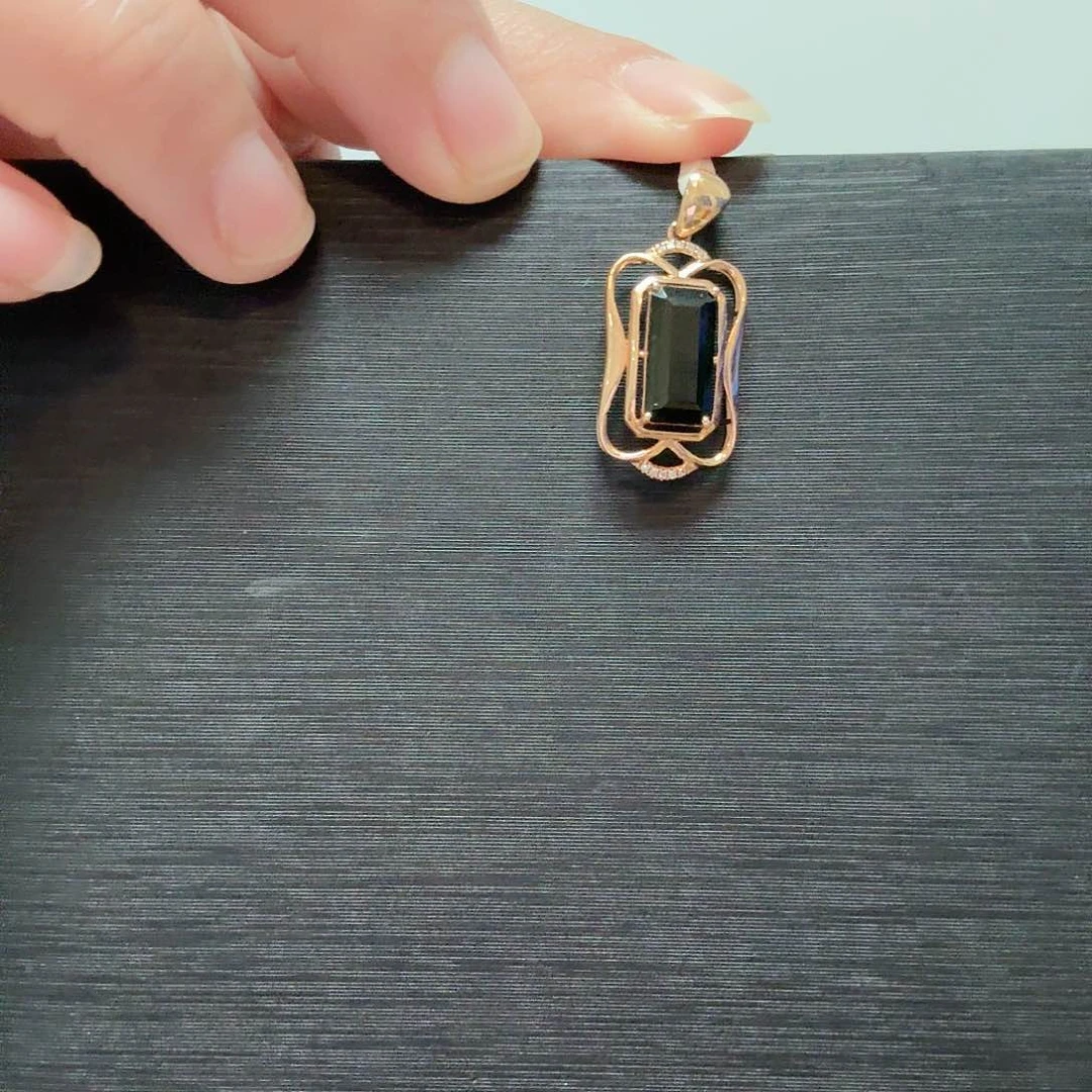 颈饰18K金镶嵌碧玺仓库