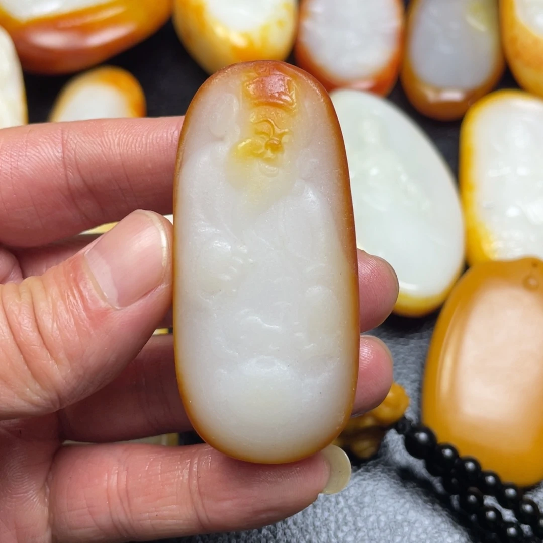 和田玉未镶嵌挂件