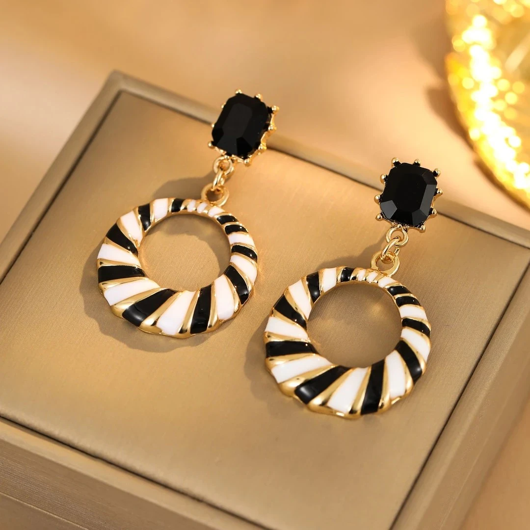 合金耳饰 轻奢时尚百搭镂空几何斑马黑白相间耳环法式欧美