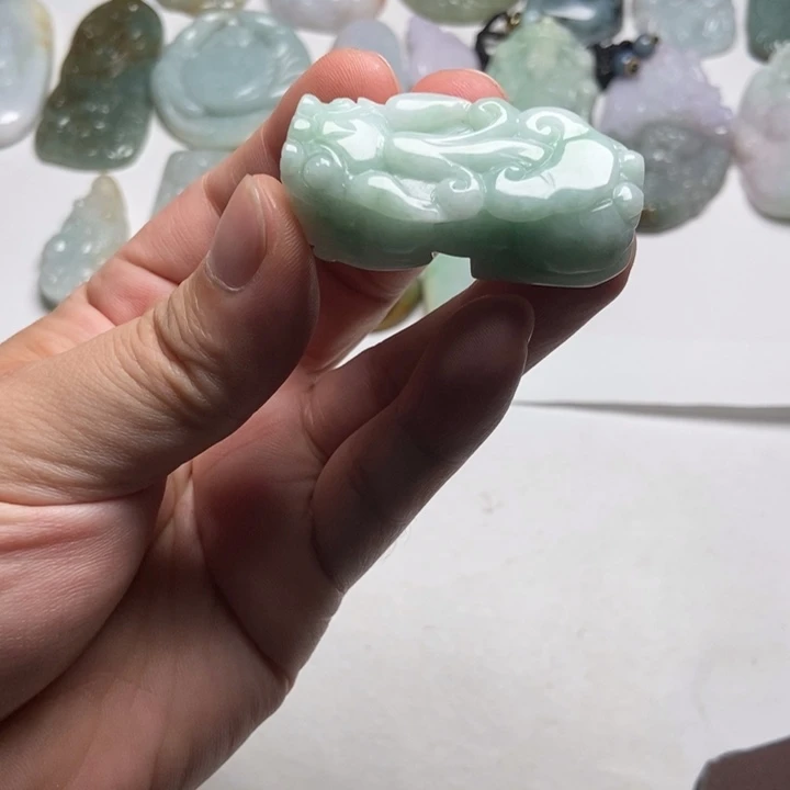 翡翠未镶嵌颈饰貔貅28