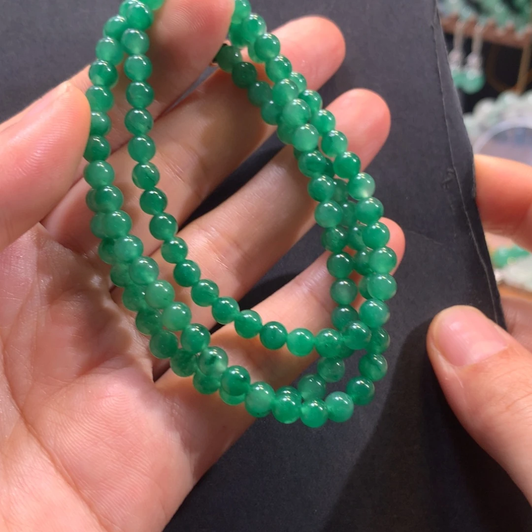 *****颈饰未镶嵌石英岩玉