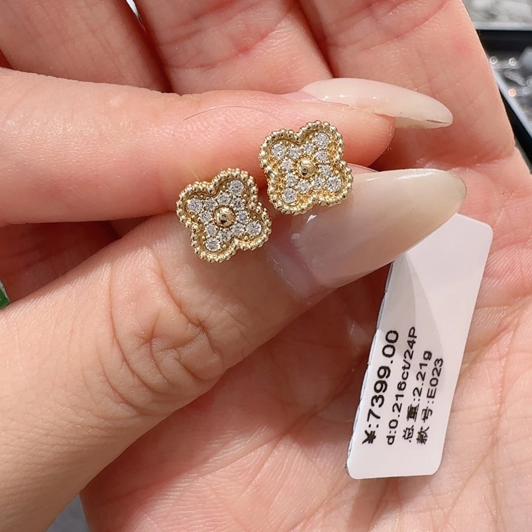 18K金镶嵌实验室培育钻石耳饰原版耳堵