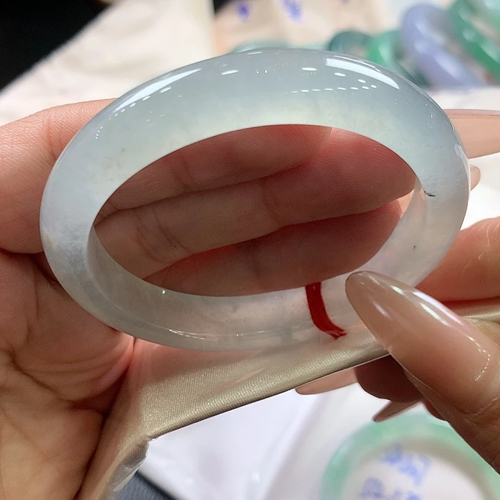 翡翠未镶嵌手镯53贵妃