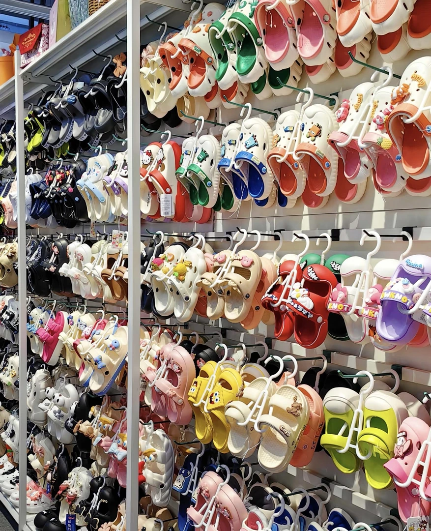 【新疆包邮】精品洞洞鞋时尚百搭包头扣码专用链接