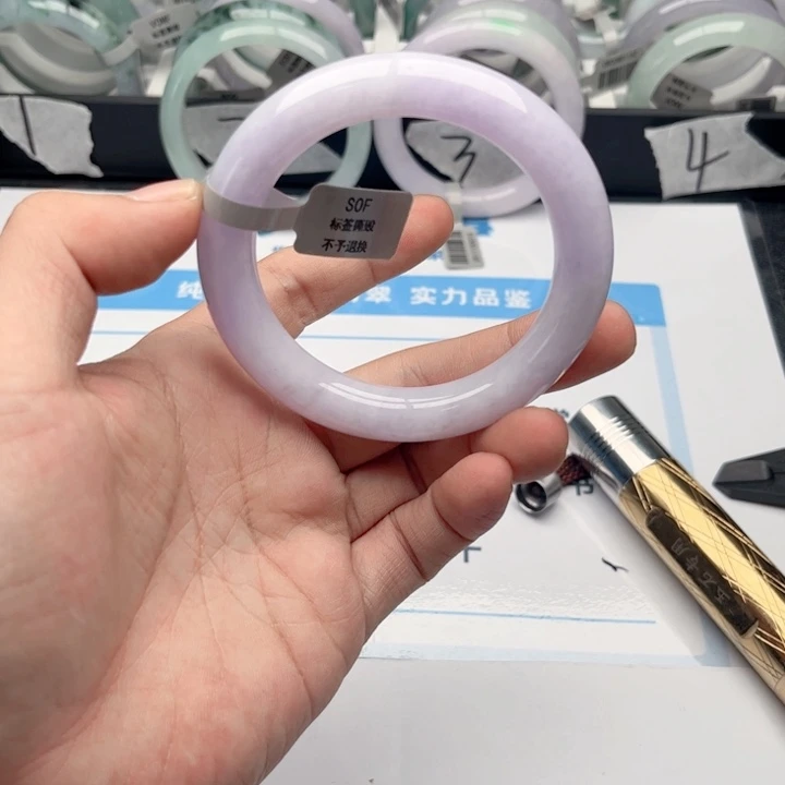 未镶嵌手镯翡翠585960。22