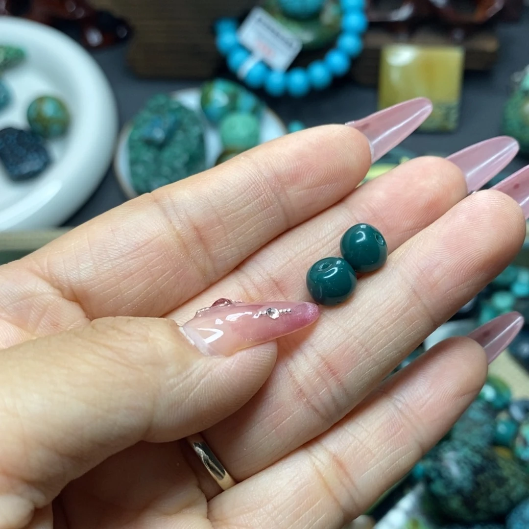 老油绿老型珠一对