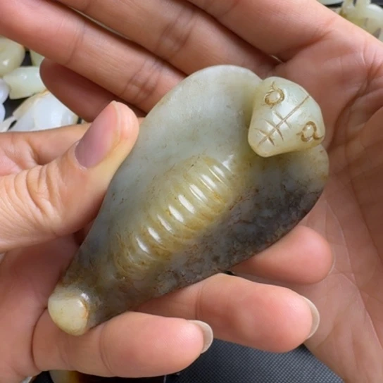 和田玉挂件未镶嵌仙**识