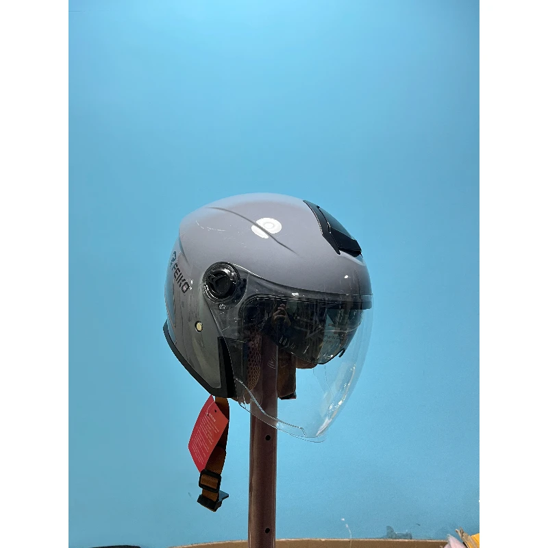 头盔夏季头盔秋冬款头盔库存磕碰款 介意勿拍