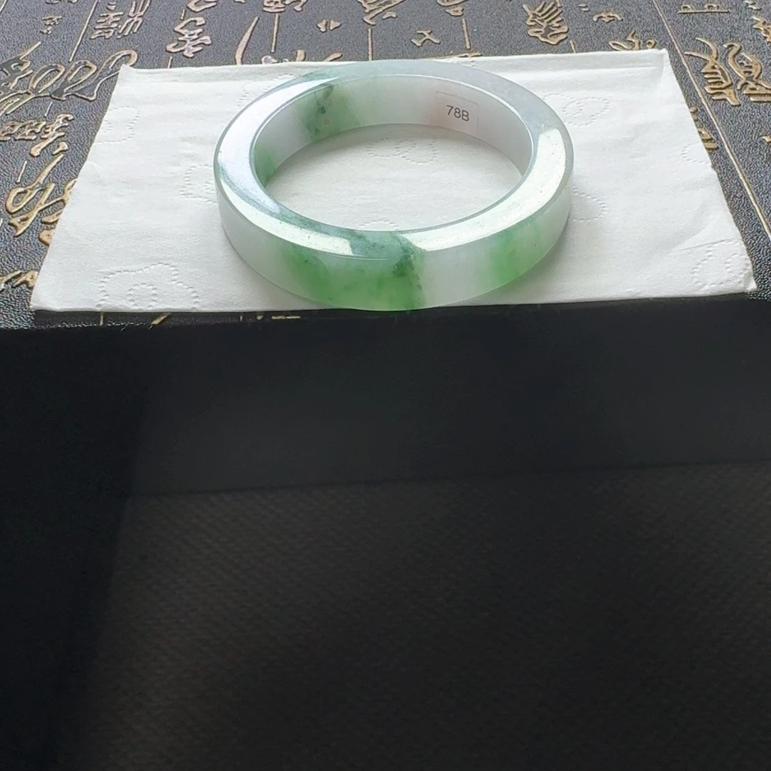 未镶嵌翡翠手镯定制翡翠
