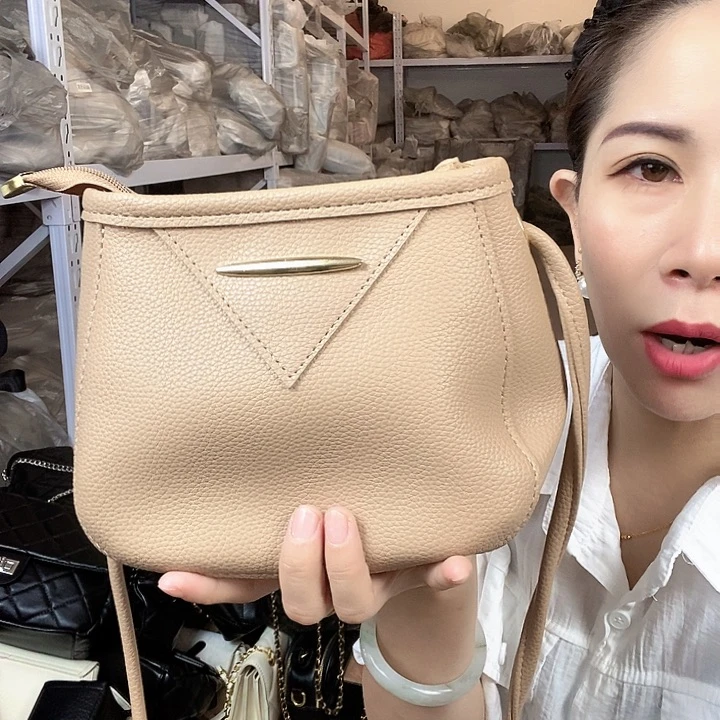蚕丝小牛剖层皮革PU