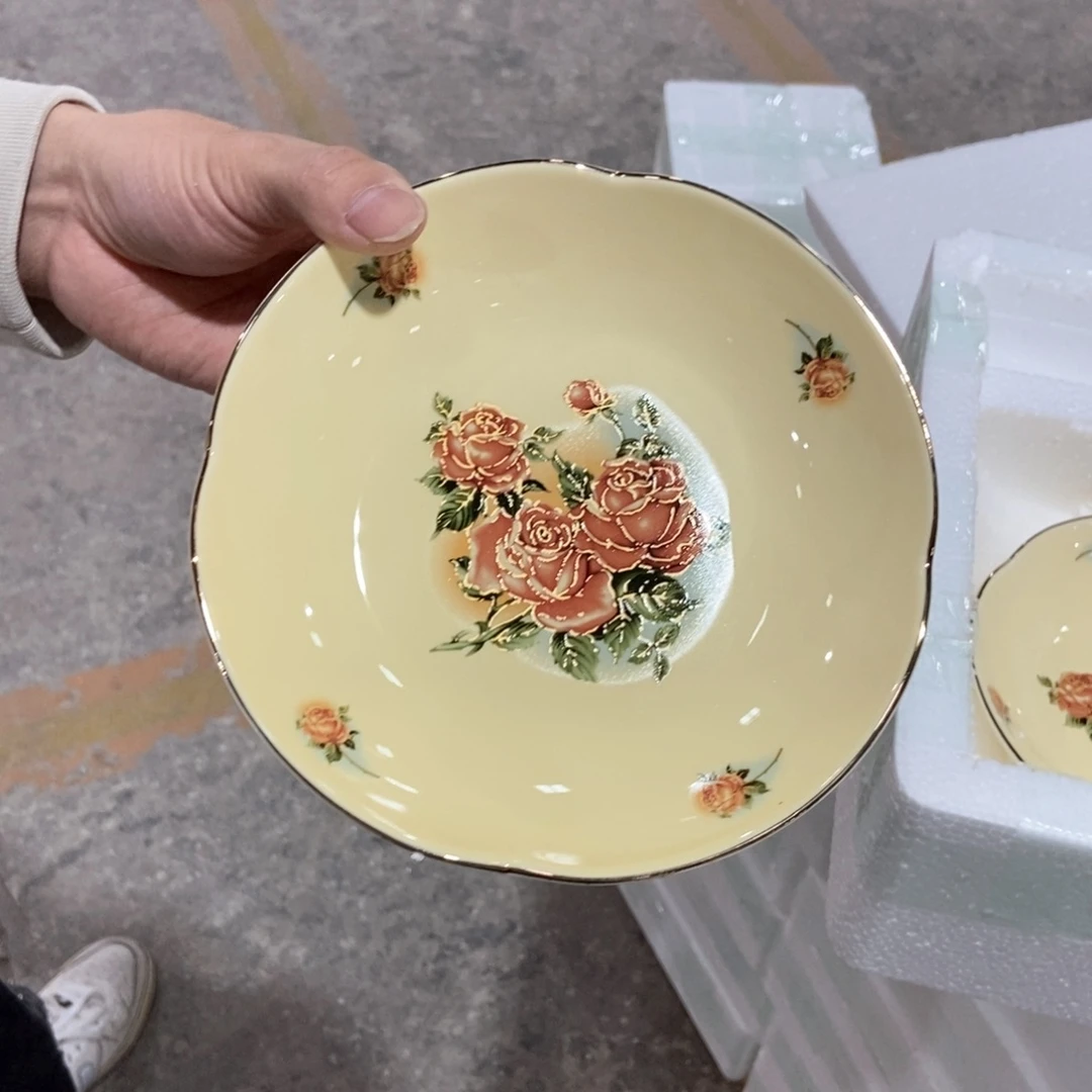 星博陶瓷……………………06
