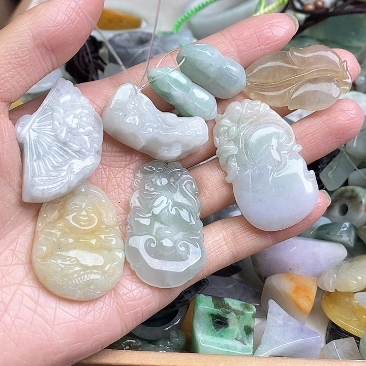 梅***店翡翠未镶嵌颈饰天然翡翠