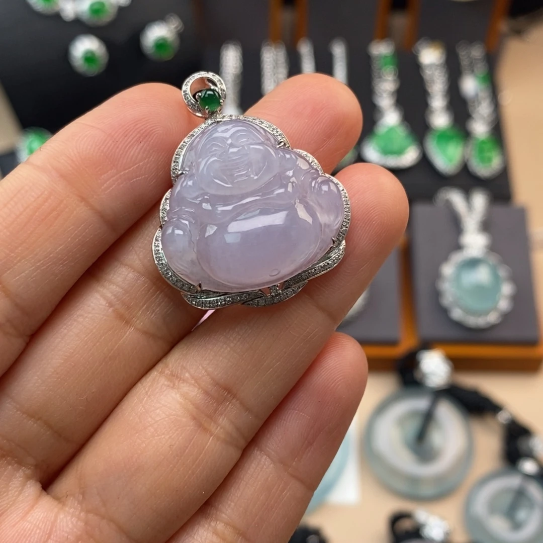 翡翠18K金镶嵌颈饰佛公