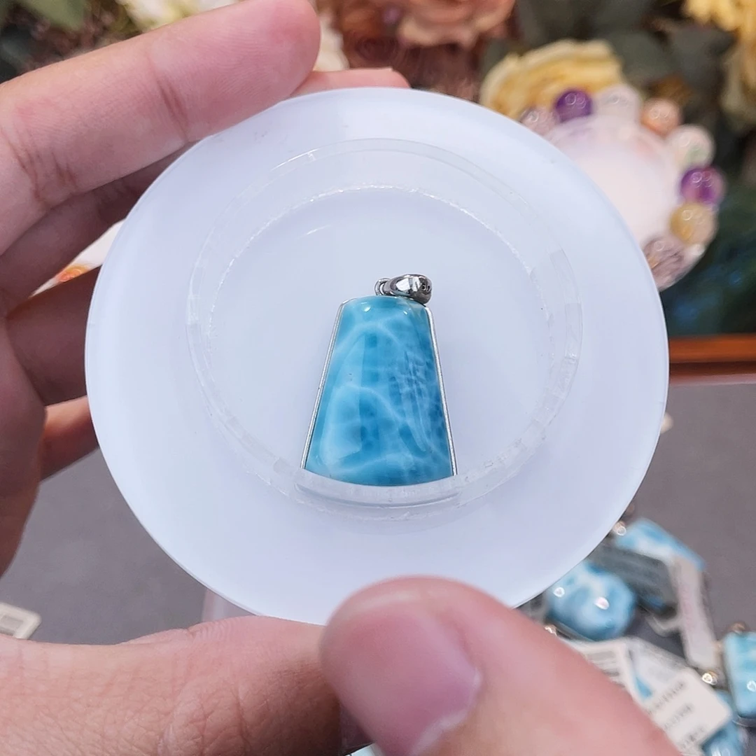卡***卡针钠钙石（海纹石）合金颈饰吊坠