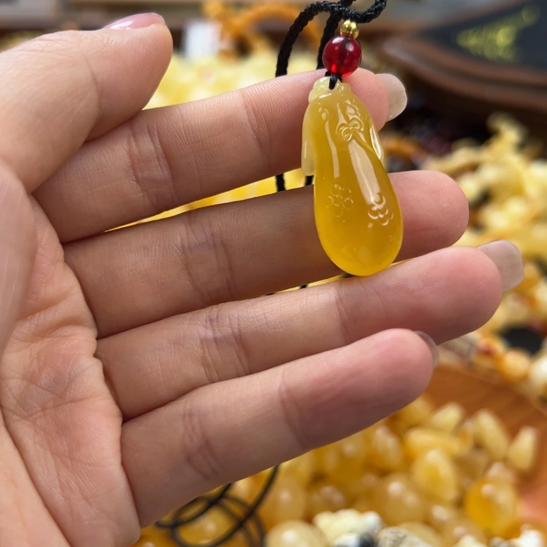 未镶嵌琥珀珠宝奇石