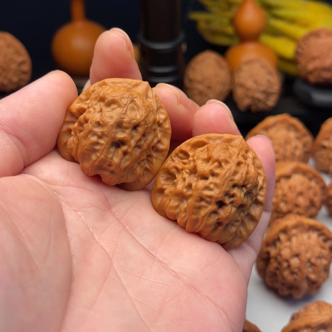 文玩核桃吊坠原树津三对