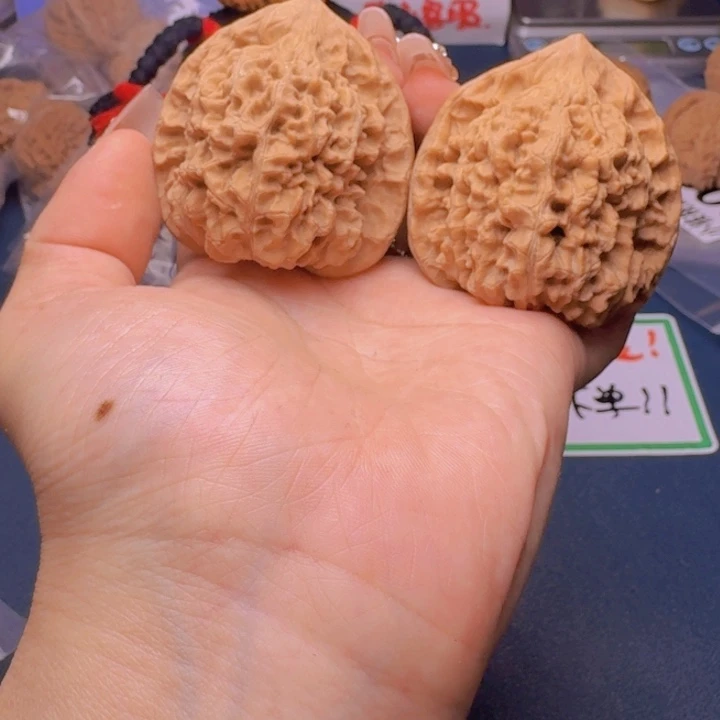 文玩核桃吊坠48官帽303