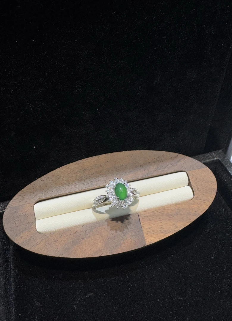 【太阳花】阳绿太阳花蛋面戒指天然A货翡翠