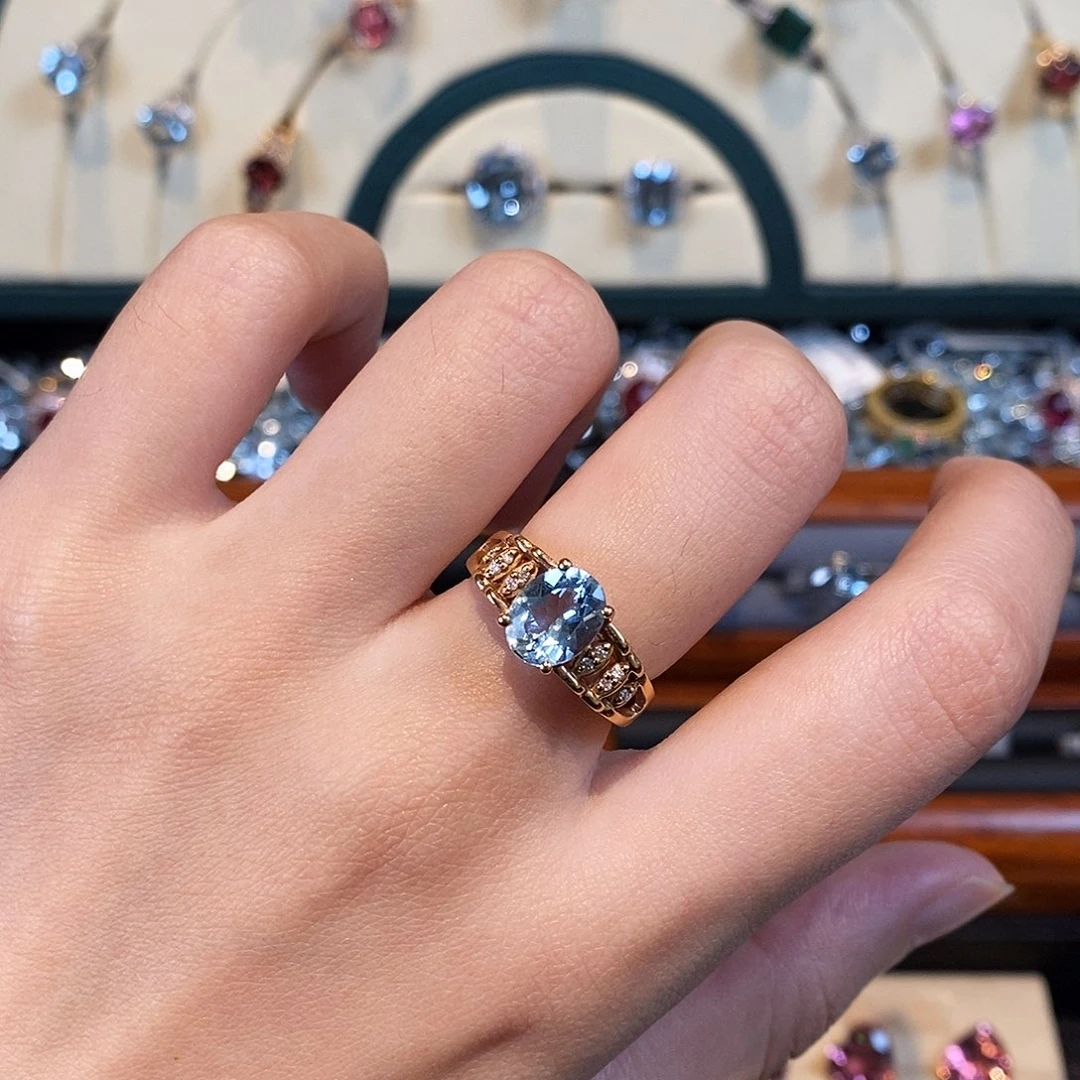 海蓝宝石戒指18K金镶嵌复古感