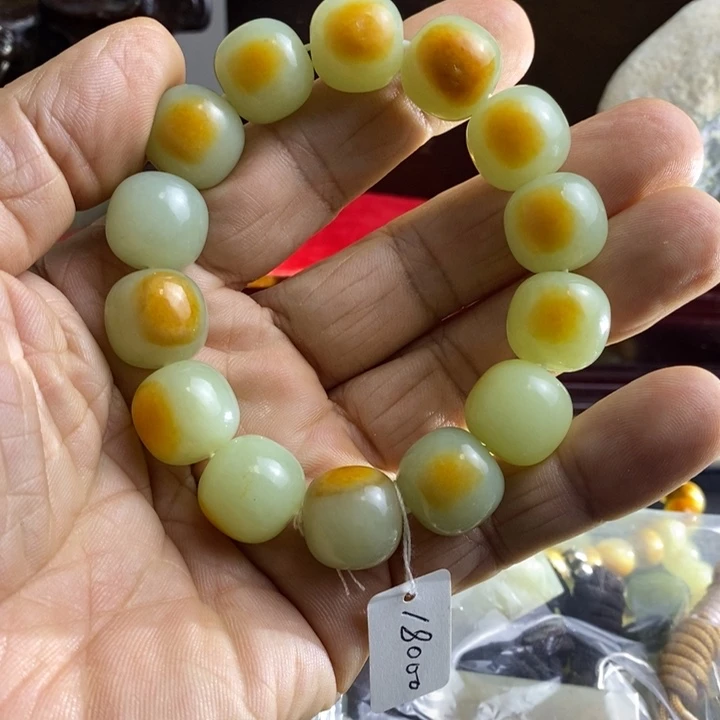 和田玉（糖玉）未镶嵌珠宝奇石