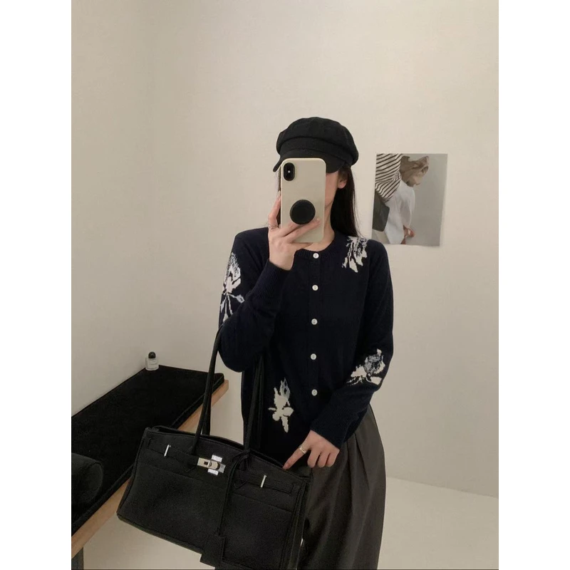 8205-3312 提花针织长袖圆领宽松型毛针织衫开衫