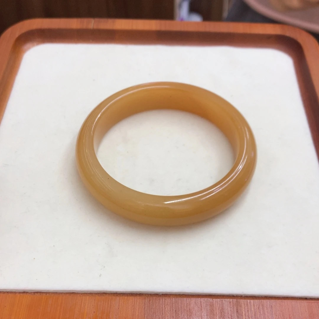 石英质玉未镶嵌手镯