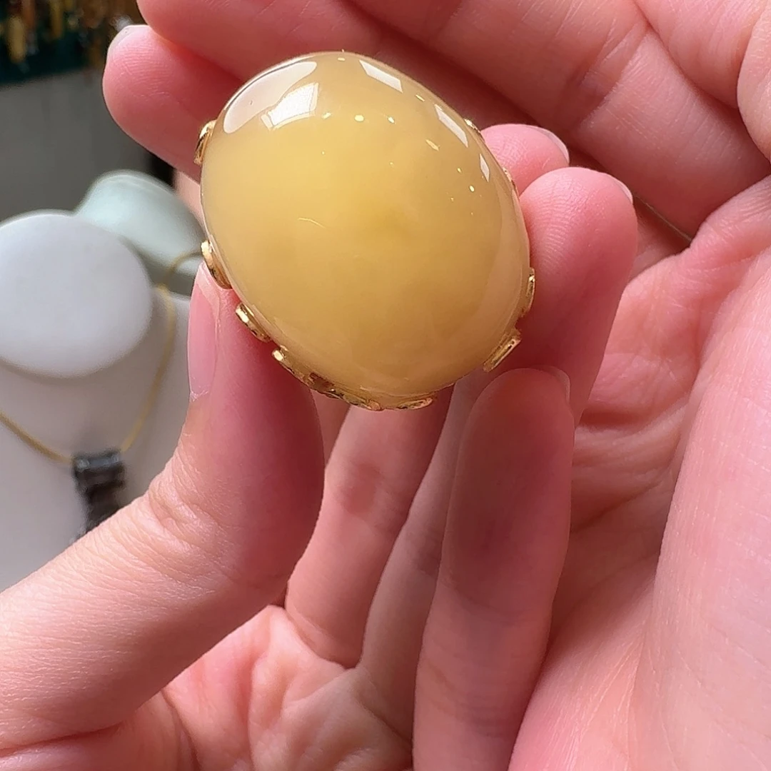 琥珀未镶嵌颈饰戒指