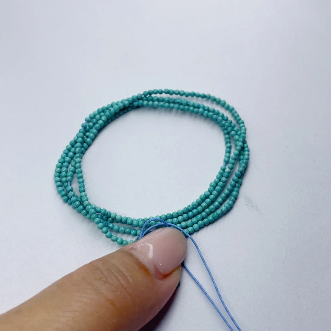 东***财绿松石未镶嵌颈饰