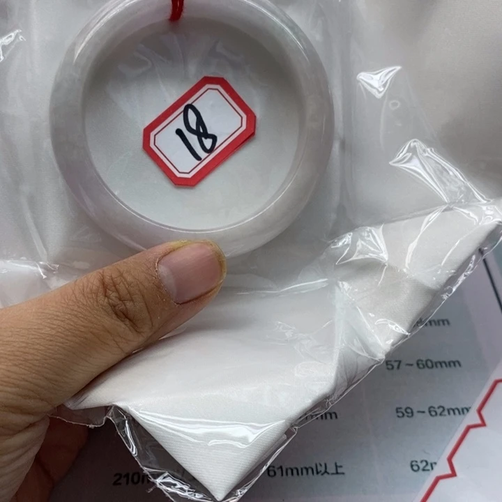 困***鱼翡翠手镯未镶嵌翡翠