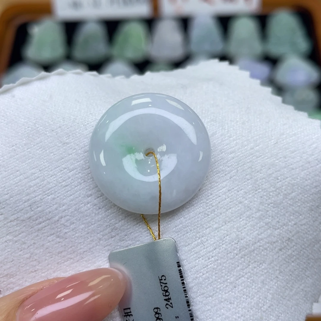 颈饰未镶嵌翡翠平安扣