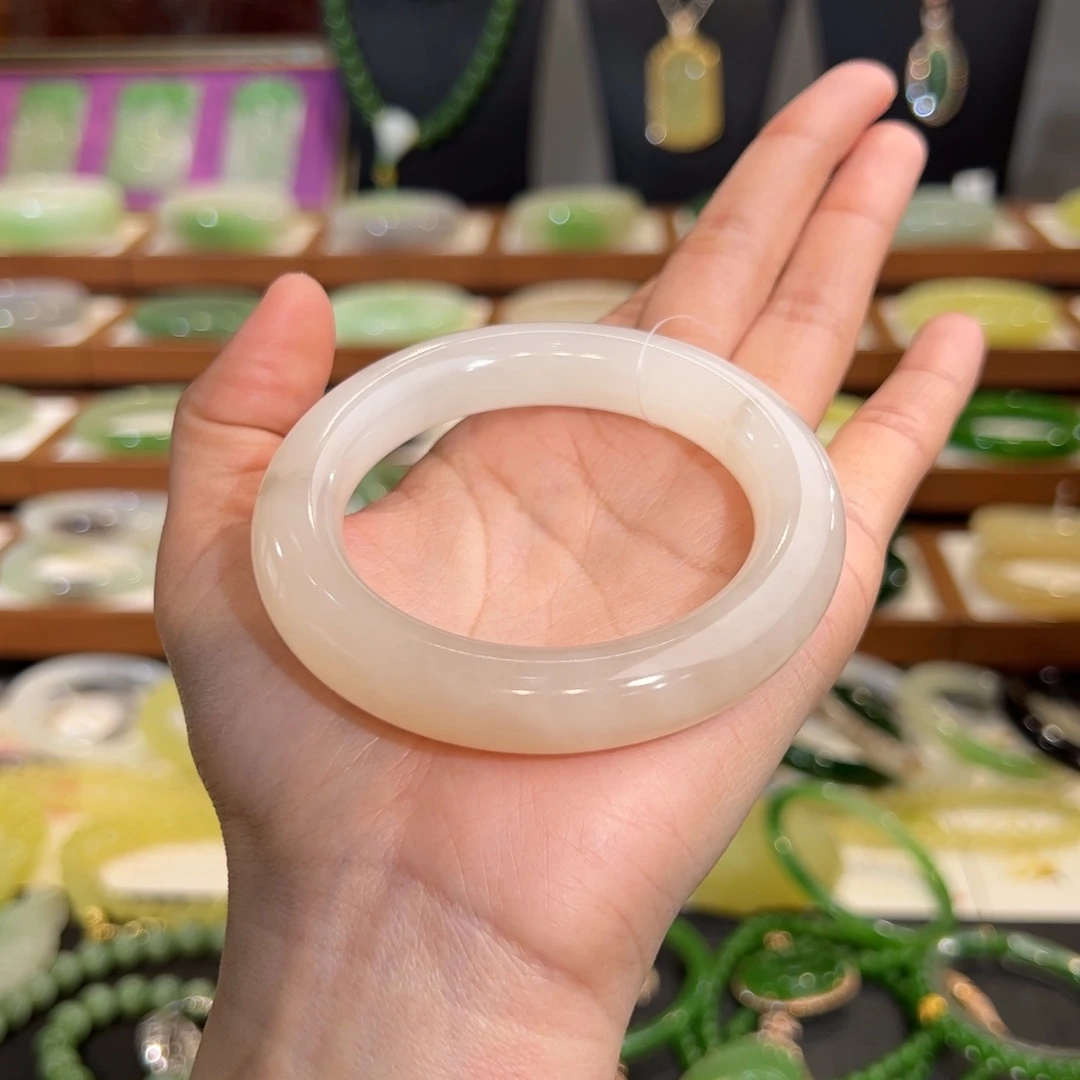 和田玉手镯未镶嵌胖圆冰底粉白54