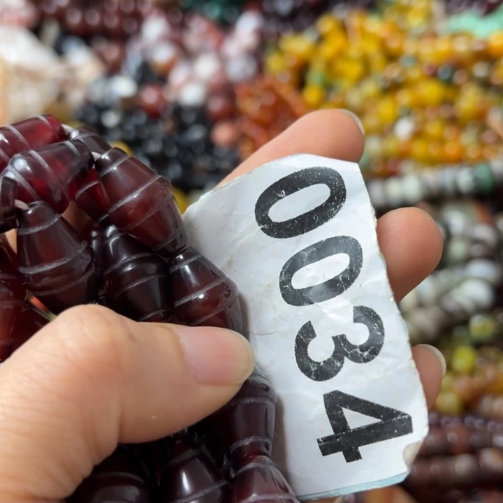 玛瑙/玉髓颈饰未镶嵌红*子