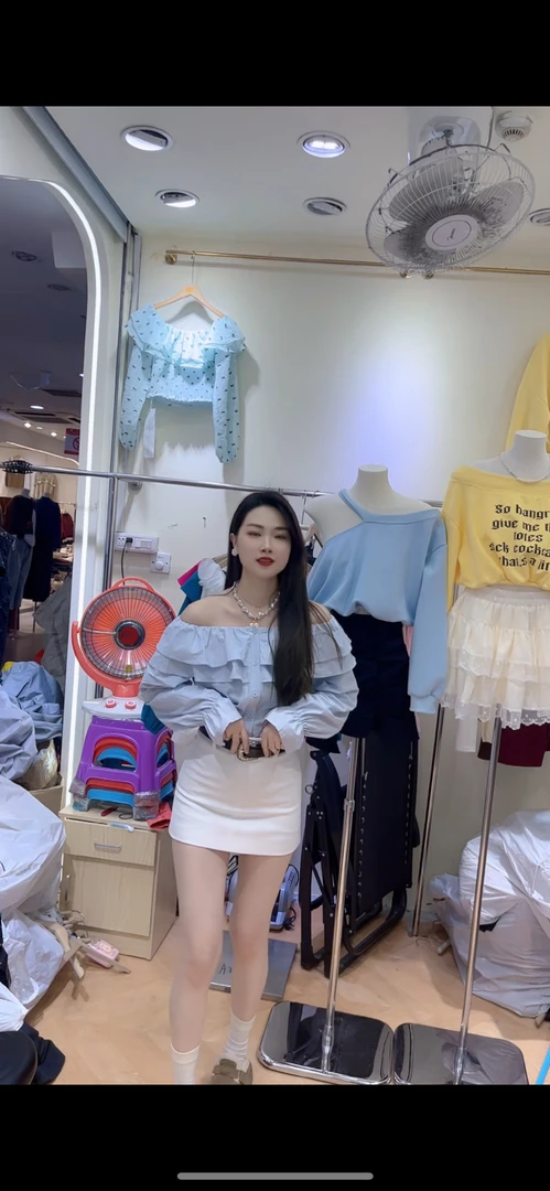 一字肩长袖衬衫女春2025新款法式荷叶边衬衣宽松短款上衣