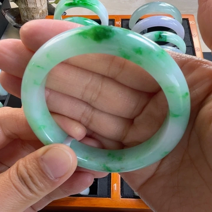 翡翠未镶嵌手镯缅甸翡翠