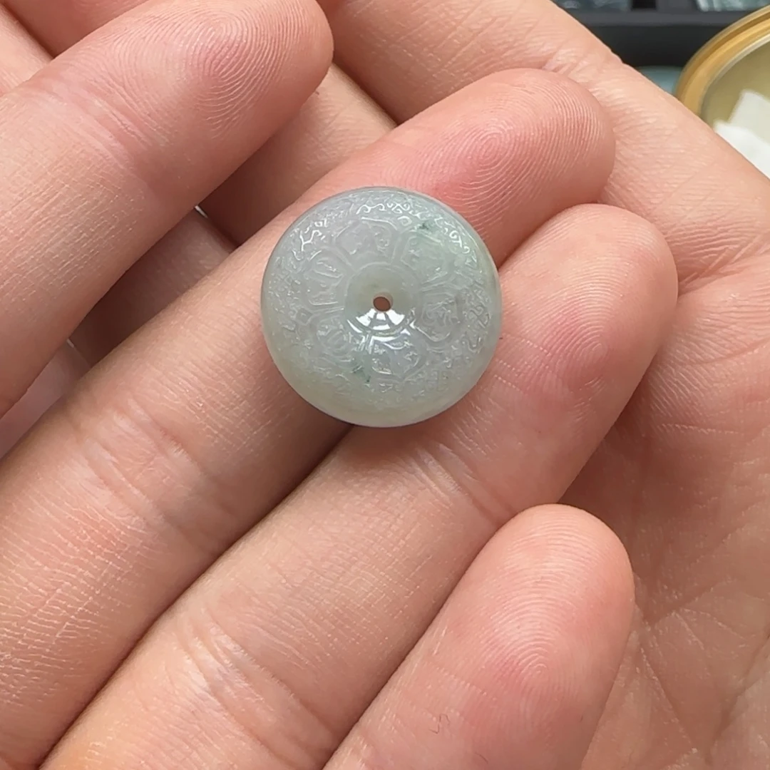 定制翡翠未镶嵌扣子