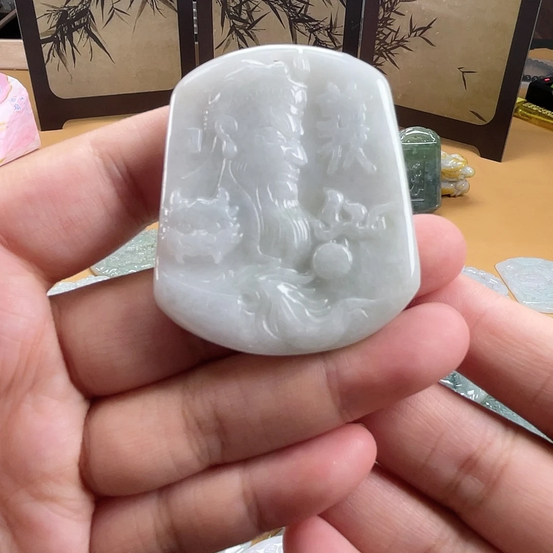 翡翠未镶嵌颈饰翡翠