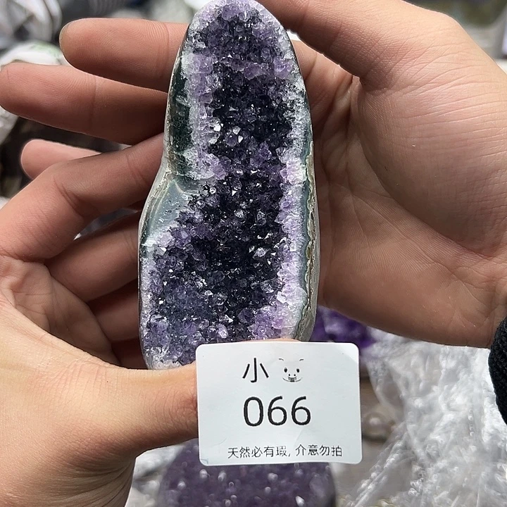 未镶嵌水晶大型摆件（非配饰）