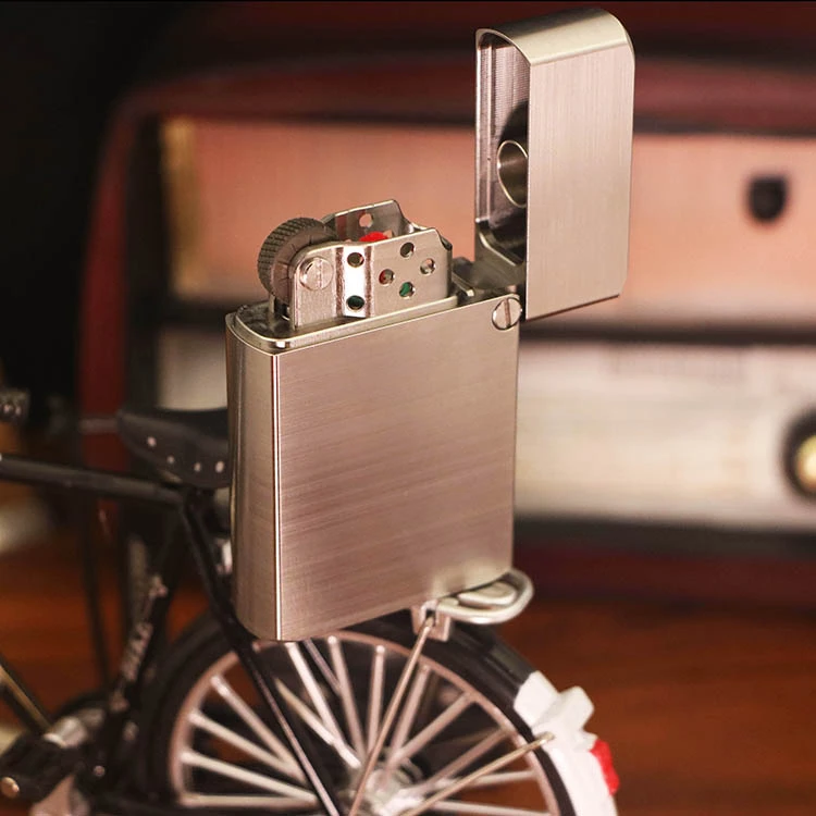 复古机械打火机黄铜不锈钢手动点火耐用经典